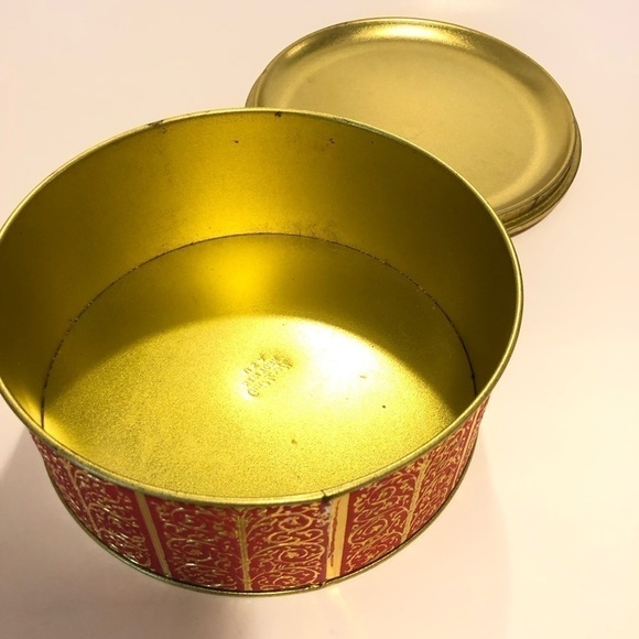 Vintage Guildcraft New York Red & Gold Tin. Circa 1960’s - Picture 5 of 7